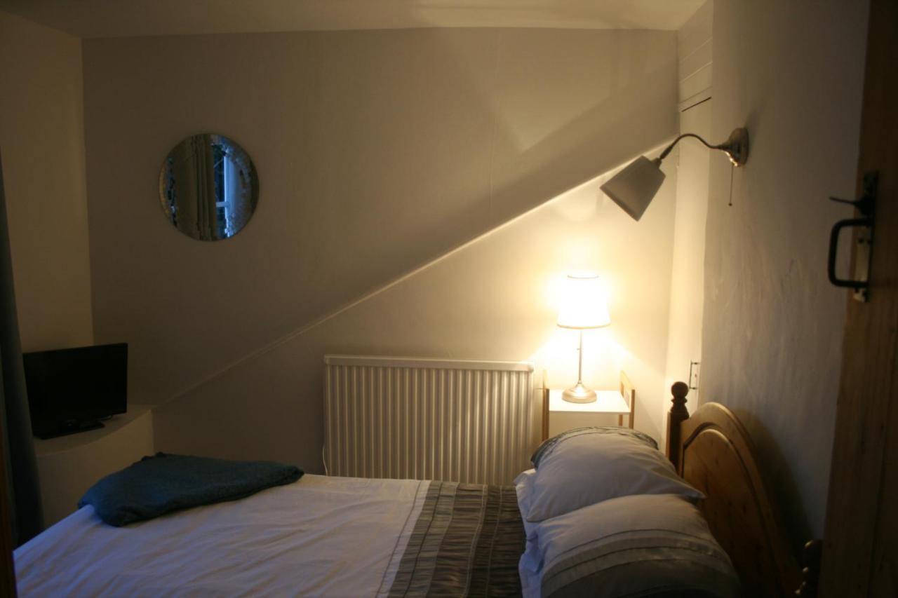 Bell Cottage Mildenhall Room photo
